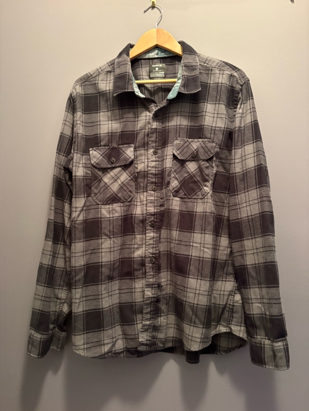Hurley Gray Plaid Button-Down Shirt